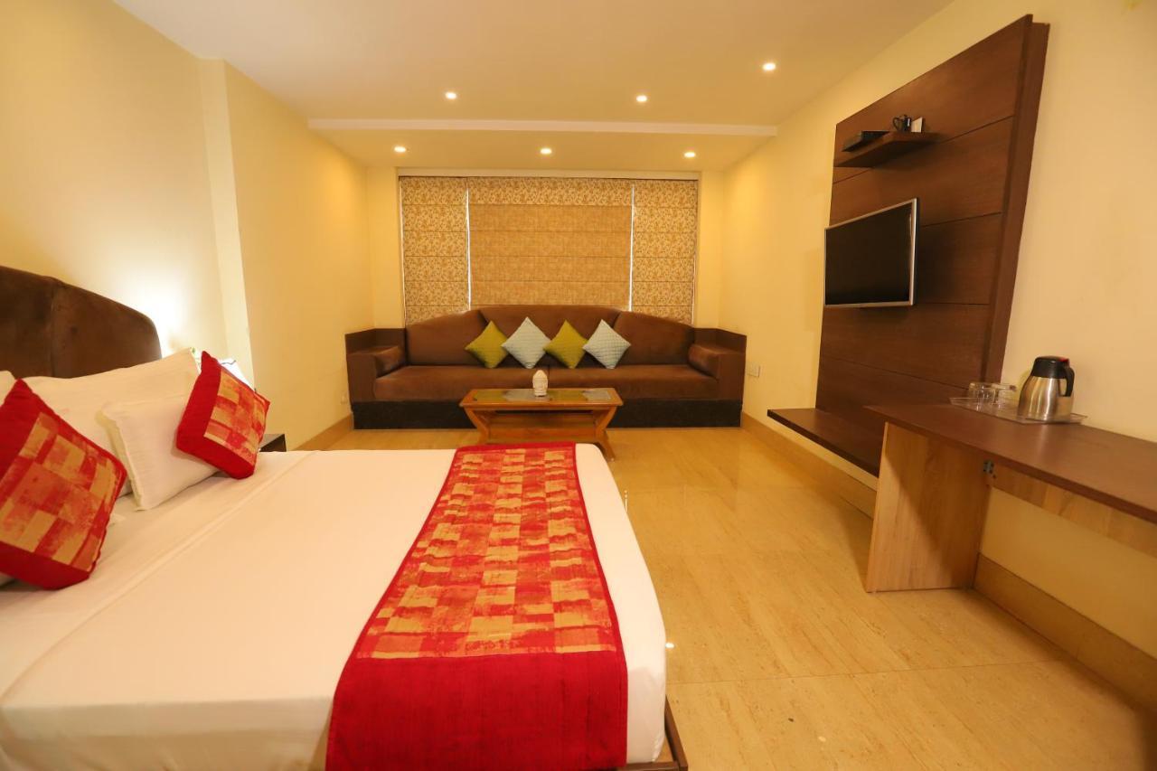 Hotel Mayur Assam - New Delhi Railway Station Exterior foto